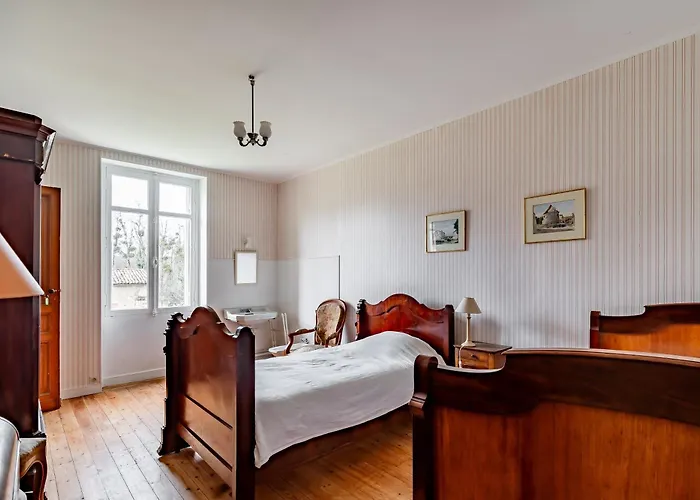 Sorbede - Charmante Maison Pour 10 Personnes Montussan